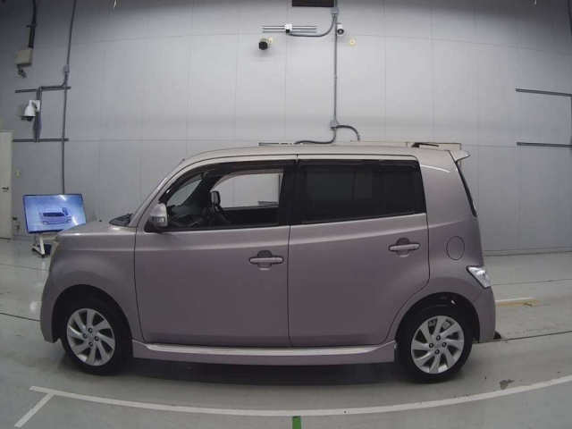 TOYOTA BB 2009