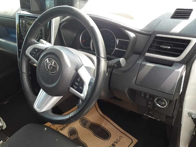 TOYOTA TANK 2020