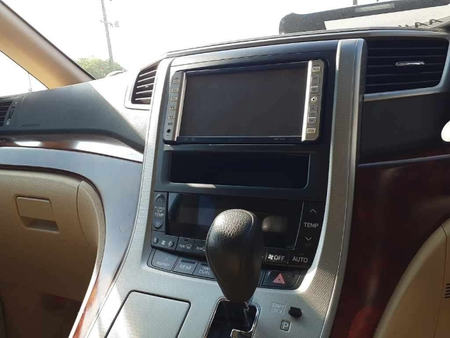 TOYOTA ALPHARD 2010