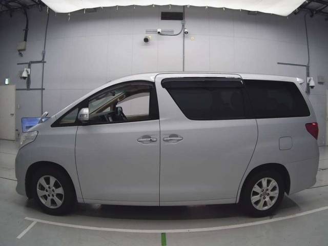 TOYOTA ALPHARD 2010