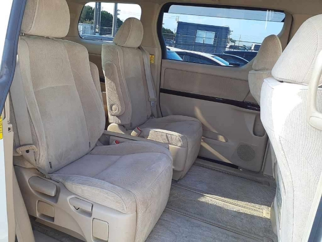 TOYOTA ALPHARD 2013