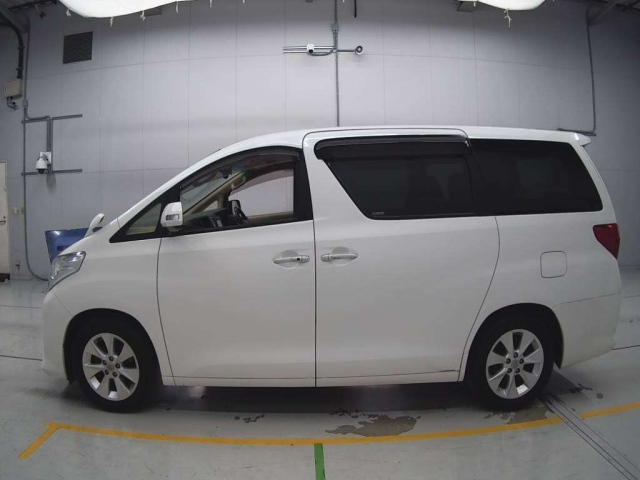 TOYOTA ALPHARD 2013