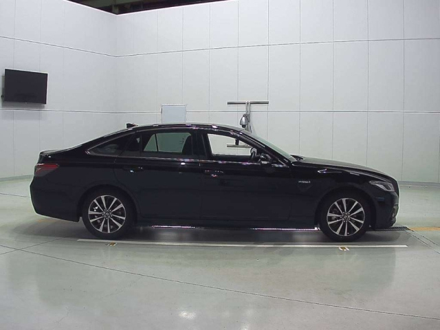 TOYOTA CROWN 2019