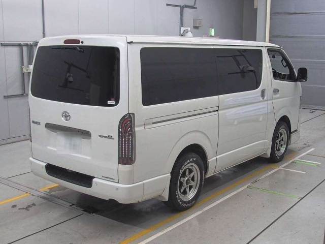 TOYOTA HIACE VAN 2022