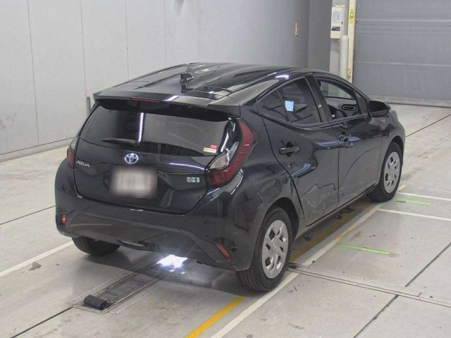 TOYOTA AQUA 2022