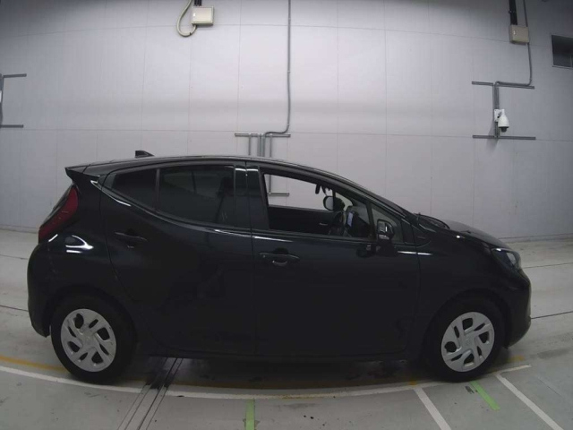 TOYOTA AQUA 2022