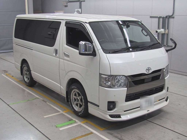 TOYOTA HIACE VAN 2022