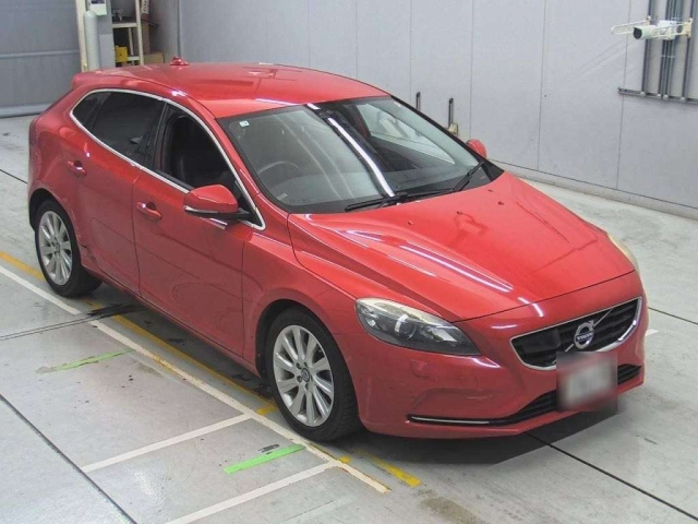 VOLVO V40 2014