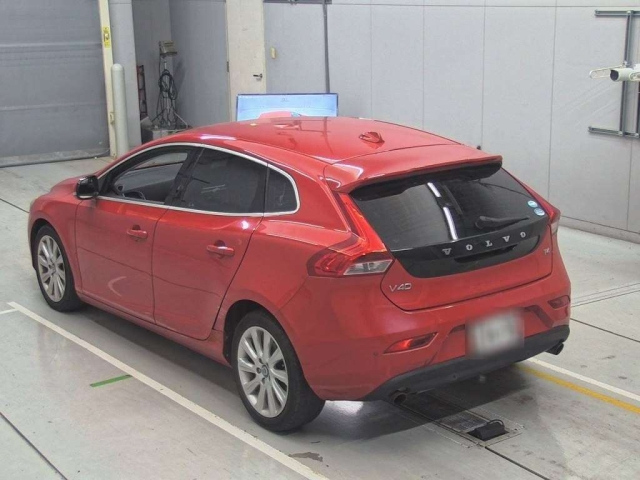 VOLVO V40 2014