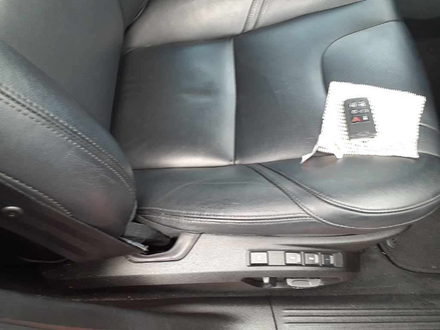 VOLVO V40 2014