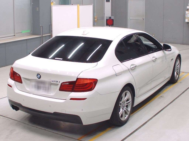 BMW 5 SERIES 2013