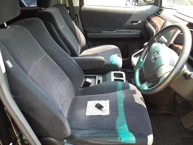 TOYOTA VELLFIRE 2012