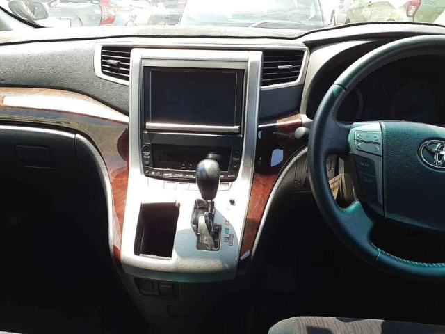 TOYOTA VELLFIRE 2012