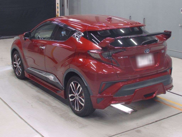 TOYOTA C-HR 2018
