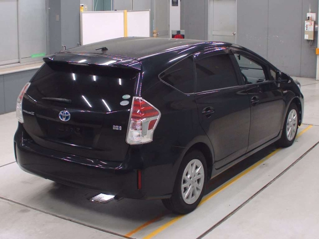 TOYOTA PRIUS ALPHA 2015