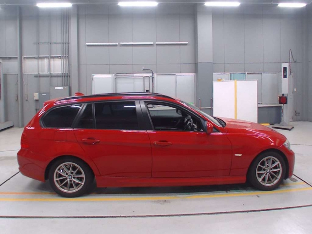 BMW 3 SERIES 2011