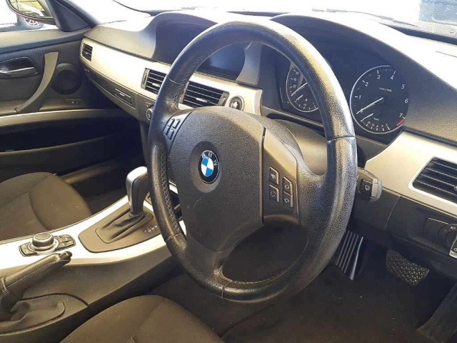 BMW 3 SERIES 2011