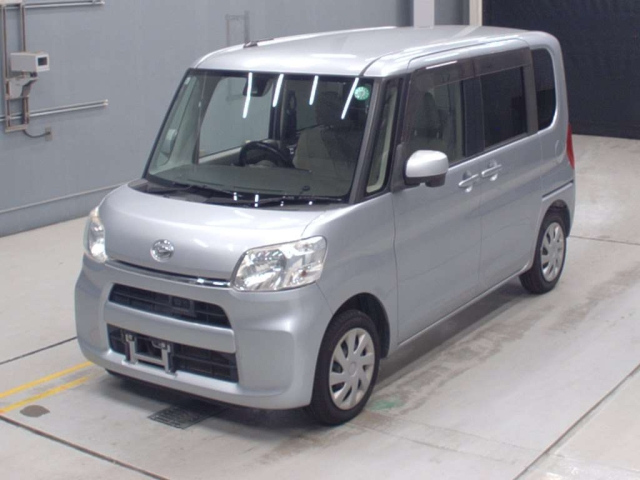 DAIHATSU TANTO 2015