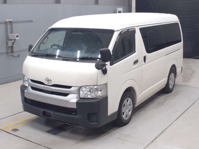 TOYOTA HIACE 2019
