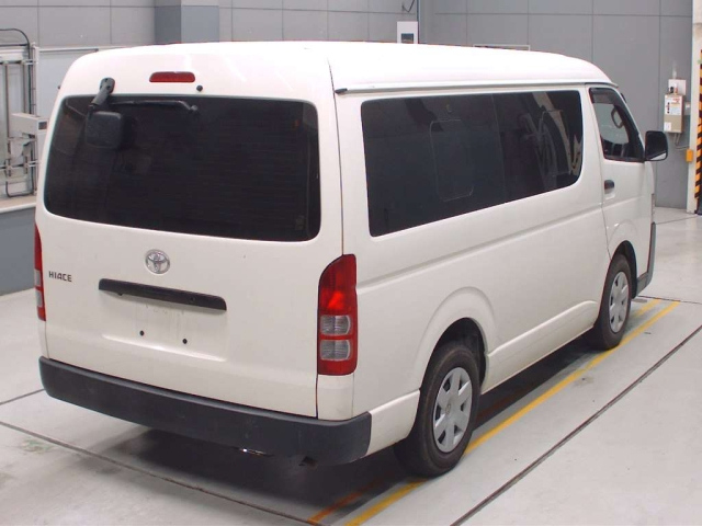 TOYOTA HIACE 2019