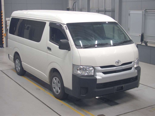 TOYOTA HIACE 2019