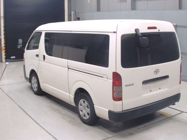 TOYOTA HIACE 2019