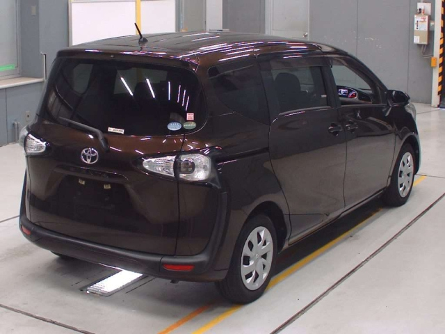 TOYOTA SIENTA 2016