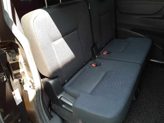 TOYOTA SIENTA 2016