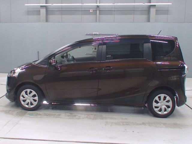 TOYOTA SIENTA 2016