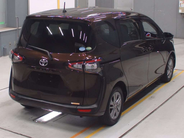 TOYOTA SIENTA 2016