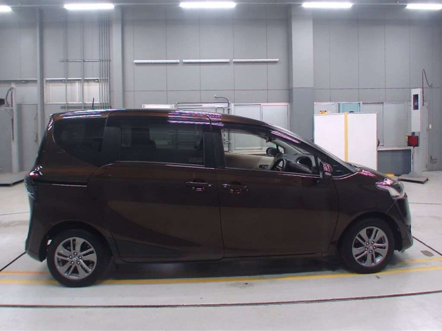 TOYOTA SIENTA 2016