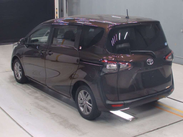 TOYOTA SIENTA 2016