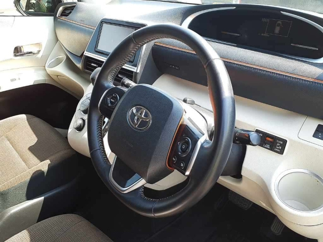 TOYOTA SIENTA 2016