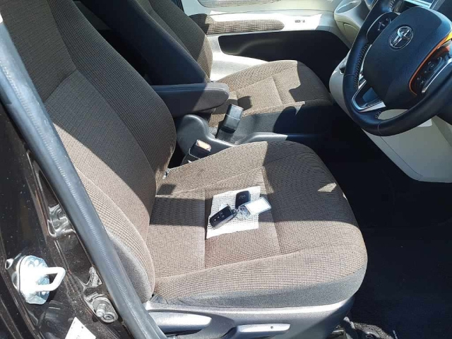 TOYOTA SIENTA 2016