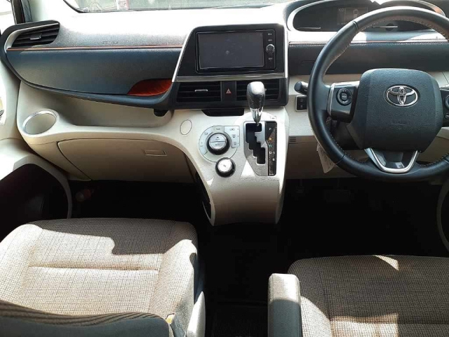 TOYOTA SIENTA 2016