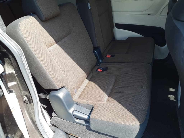 TOYOTA SIENTA 2016