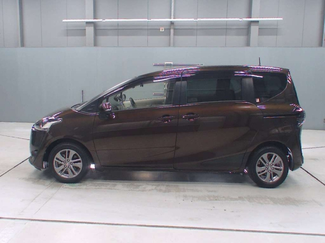 TOYOTA SIENTA 2016