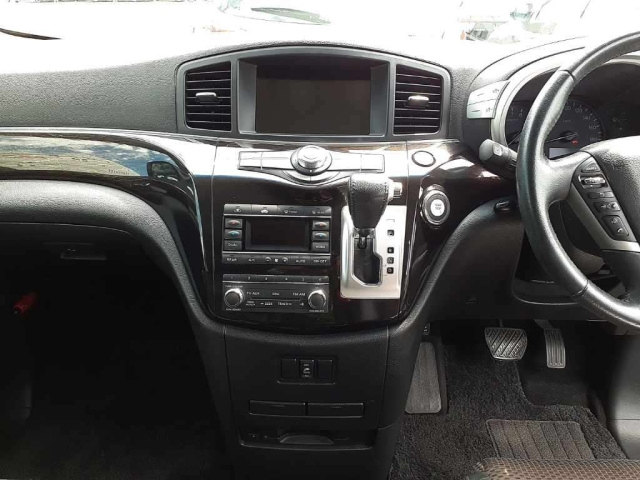 NISSAN ELGRAND 2011