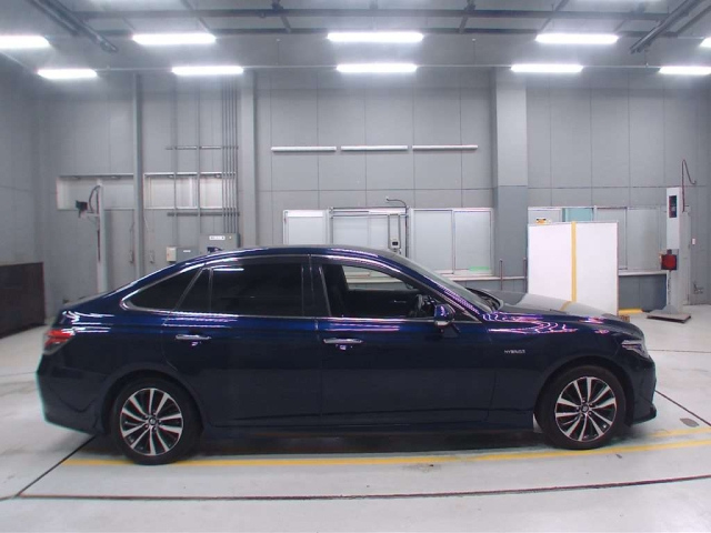 TOYOTA CROWN 2019