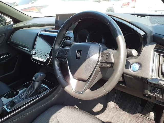 TOYOTA CROWN 2019