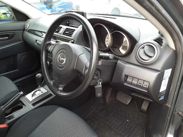 MAZDA AXELA 2009
