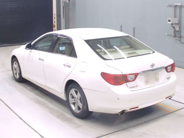 TOYOTA MARK X 2010
