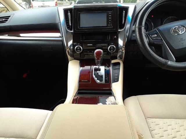 TOYOTA ALPHARD 2017