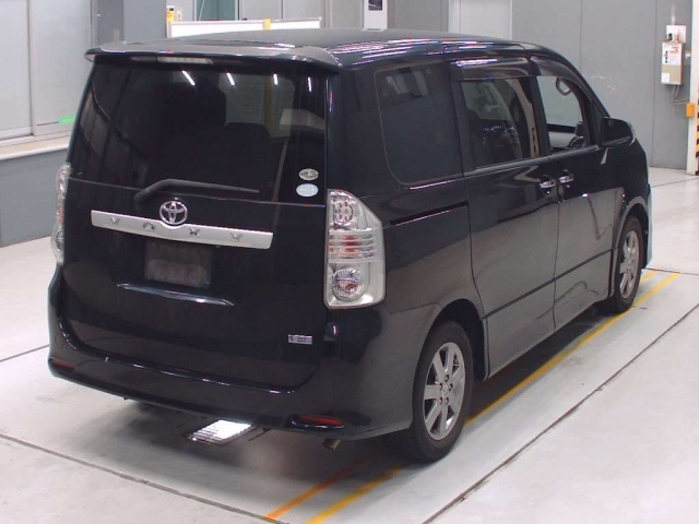 TOYOTA VOXY 2008