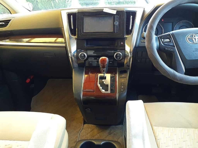 TOYOTA ALPHARD 2015