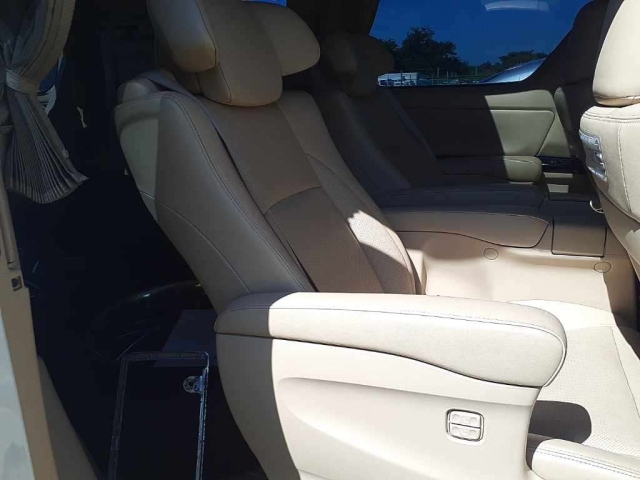 TOYOTA ALPHARD 2008
