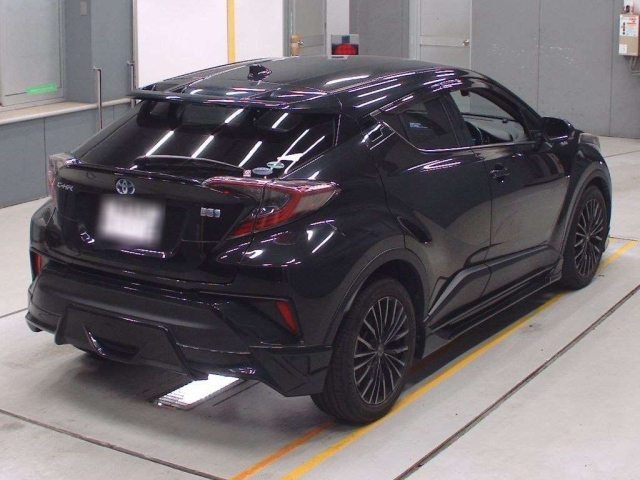TOYOTA C-HR 2017