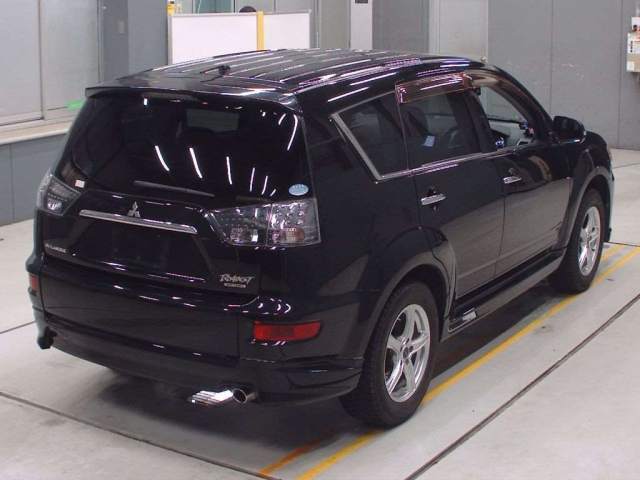 MITSUBISHI OUTLANDER 2011