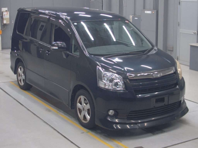 TOYOTA NOAH 2008