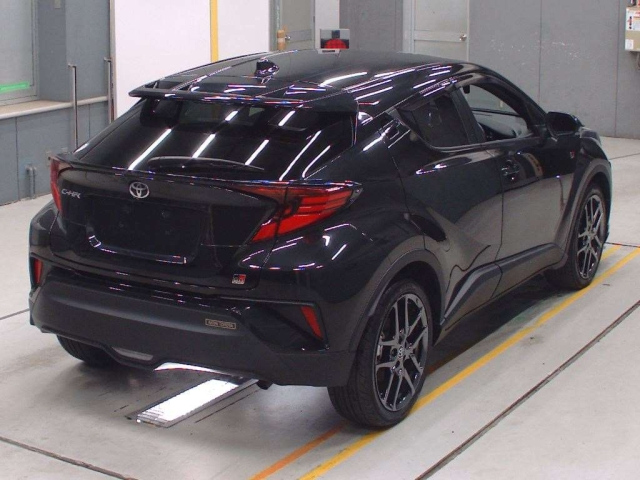 TOYOTA C-HR 2023